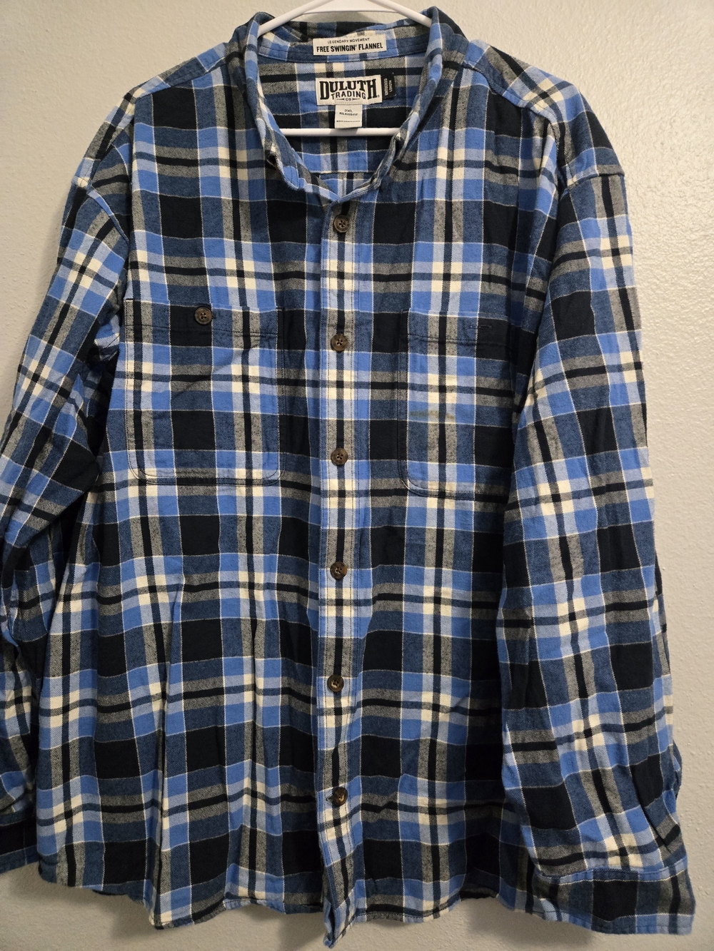 Duluth Trading Co Men’s Blue, Black & White Plaid Button-Down Shirt